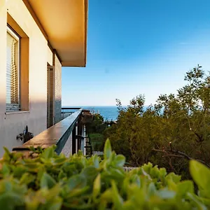 Apartment L'onda Giusta, Savona